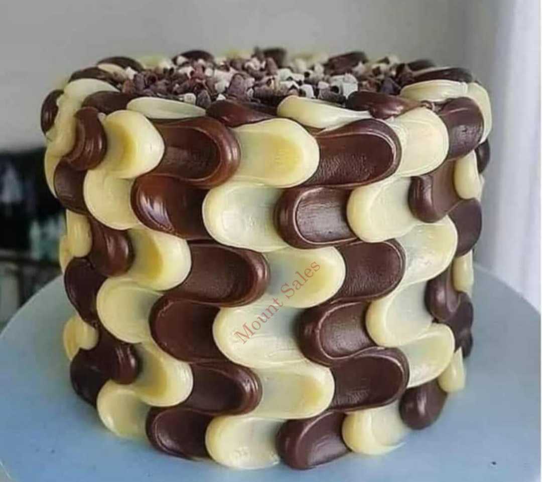 Premium RED N White Velvet Cake